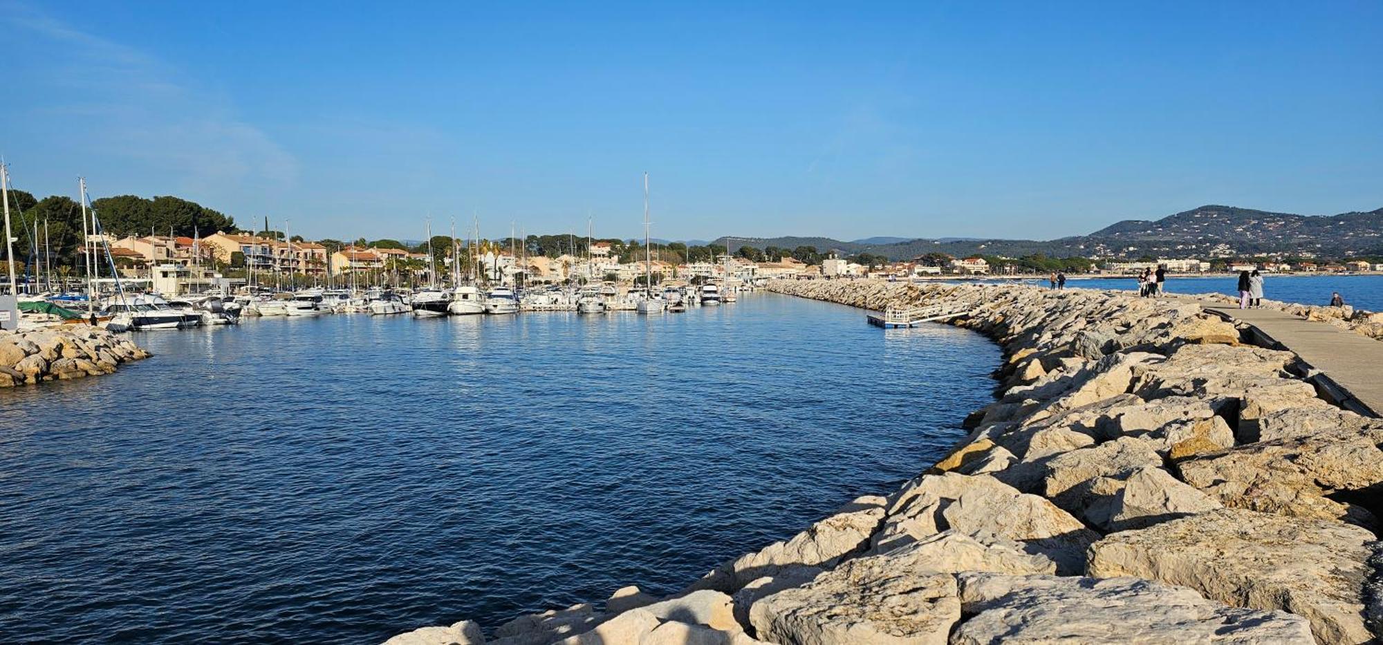 Les Pieds Dans L'Eau Apartment Saint-Cyr-sur-Mer Exterior photo